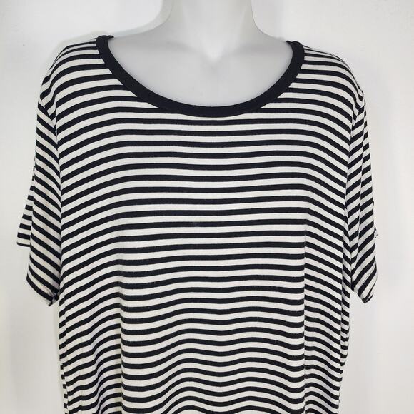 Torrid Womens Super Soft Knits Tee Size 2X Black Striped Short Sleeve Stretch - Picture 3 of 10